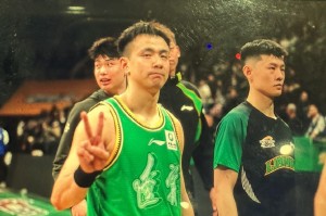 乐鱼-赵继伟9+2王者归来！王岚嵚8+1,亨特1篮板1犯规,辽篮领先四川20分